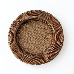 Assiettes de présentation brunes en rotin tressé à la main, décoration de table naturelle pour hôtels, restaurants et événements de mariage, fabriquées au Vietnam - Product Image 1