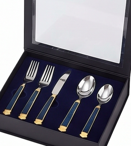 Ensemble de couverts élégants en métal avec poignées incrustées de bleu, finition miroir haute brillance, passe au lave-vaisselle, idéal pour les mariages et les dîners - Product Image 6