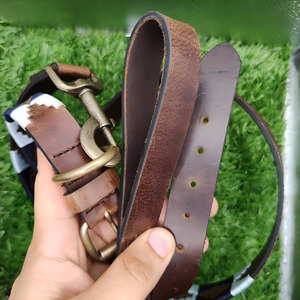 Correa y collar para perro de cuero genuino Crazy Horse bordado, equipados con un gancho de latón resistente, diseñados para paseos informales. - Product Image 1
