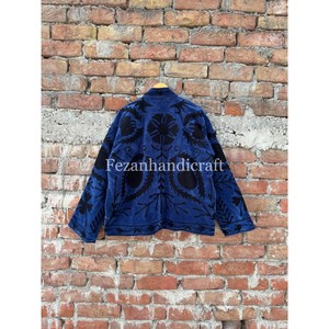 Veste en velours brodée de style Suzani ouzbek, cousue à la main, avec deux poches latérales, unisexe, pour femme - Product Image 5
