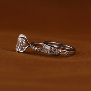 Anillo de Compromiso de Oro Sólido de 14k con Diamante de Laboratorio de Corte Ovalado y Juego de Anillos a Juego, Joyería Fina Nupcial Minimalista, al Mejor Precio - Product Image 2