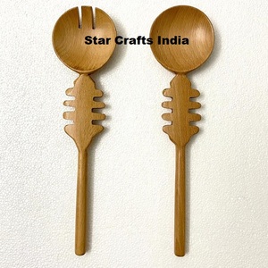 Ensemble d'ustensiles de cuisine japonais en bois naturel festonné, fourchette et cuillère avec long manche design, pour servir les salades. - Product Image 3
