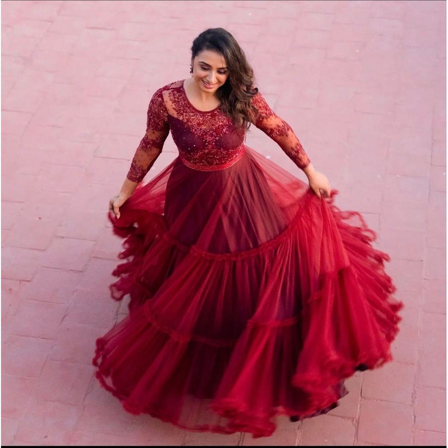 Net Dress Design - Elegant Floor-Length Gown with Lace