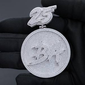 Colgante Personalizado de Plata de Ley Chapado en Oro con Moissanita VVS Iced Out, Estilo Hip Hop, Letra Blanca, Certificado IGI, Engaste de Garra para Hombre - Product Image 4