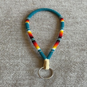 Collier lanière élégant en perles de rocaille, coloré, fait main, porte-badge, pour clés, téléphone et cartes - Product Image 6