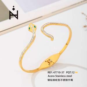 Bracciale a Forma di Serpente con Diamanti Incastonati PULSERA - Product Image 1