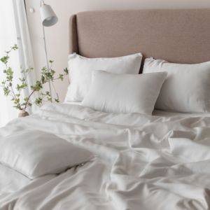 Parure de lit en coton satiné 300TC, 4 pièces, drap-housse élastique, housse de couette, taies d'oreiller, fabrication OEM ODM sous marque privée - Product Image 1