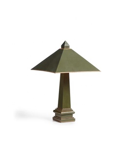 Lámpara de Mesa Metálica Olive Pyramid con Pantalla Geométrica, Fabricada en Hierro de Primera Calidad, Iluminación Ambiental Cálida para Interiores Sofisticados - Product Image 2