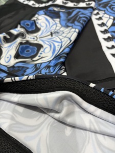 Camiseta Deportiva de Manga Larga para Hombre, Estampado de Calavera y Rosas Azules, Ajustada, de Secado Rápido, Ligera, Elástica y Transpirable, para Artes Marciales Mixtas - Product Image 6