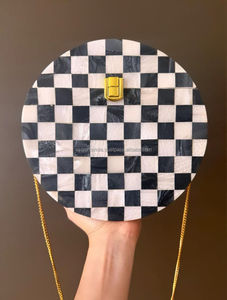 กระเป๋าคลัทช์เรซินออกแบบพรีเมี่ยมมีสไตล์และทนทานสำหรับผู้หญิงที่ให้เป็นของขวัญในราคาที่ดีที่สุดจากอินเดีย - Product Image 5