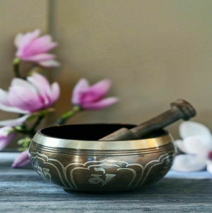 Versilberte Messing-Klangschale mit traditionellen Elefantenfiguren, erhältlich zu Großhandelspreisen. - Product Image 3