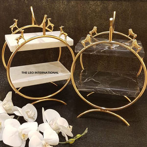 Elegante y Moderno Soporte para Pastel de Metal Dorado, Diseño Único, Molde de Resina Epoxi, Decoración de Alta Calidad - Product Image 4