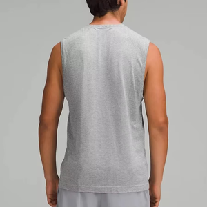 เสื้อกล้ามถักคอโอสีเทาสำหรับผู้ชาย ระบายอากาศได้ดี ทรงพอดีตัว สวมใส่สบาย - Product Image 4