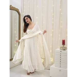 Vestido de fiesta XL con Dupatta bordada y Conjunto elegante de pantalón para ocasiones especiales - Product Image 1