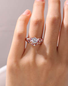 Anillos de Diamantes Cultivados en Laboratorio con Corte Brillante Redondo y Certificación IGI en Oro Blanco, Amarillo y Rosa de 14K y 18K para Compromiso y Boda - Product Image 5