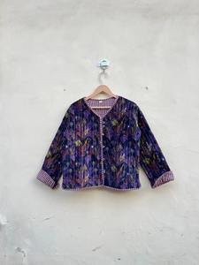 Veste matelassée en velours à imprimé feuilles bleues, veste courte réversible en coton, veste d'hiver style kimono en velours imprimé indien pour femmes - Product Image 5