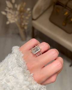 Anillo de Compromiso con Diamante Cultivado en Laboratorio, Corte Esmeralda, 10 Quilates, para Mujer |   Anillo de Aniversario de Bodas de Lujo Chapado en Oro de 18K con Certificado IGI - Product Image 4