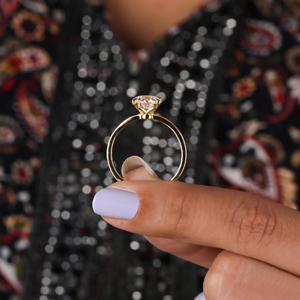 Bague de fiançailles en diamant rond de 2 carats cultivé en laboratoire, or blanc, certifiée IGI, bijoux de luxe unisexe, cadeau de fête - Product Image 4