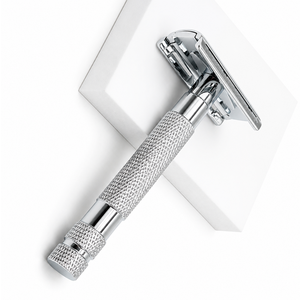 MANAN INSTRUMENTS Herramienta de Afeitado Facial con Cabezal Giratorio Metálico, Cuchillas Dobles Reutilizables de Acero Inoxidable, Agarre Texturizado y Acabado Cromado - Product Image 6