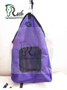 Botas de Silicona Portátiles para Caballos |   Bolsa de Alimentación para Caballos Resistente con Correa para Colgar, Color y Logotipo Personalizables - Product Image 2