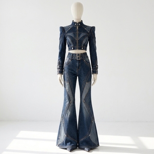Conjunto de Dos Piezas de Mezclilla Azul Oscuro para Mujer, Chaqueta Corta con Cierre, Jeans Anchos con Cinturón de Hebilla, Fabricante Mayorista OEM ODM Personalizado - Product Image 3