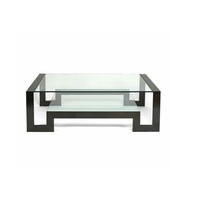 Table basse en métal raffiné avec plateau en verre, design élégant, parfaite pour une décoration intérieure moderne et élégante