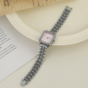 Reloj de cuarzo Fashion Square de 23 mm para hombre, correa de aleación, estilo retro, con esfera de cristal y puntero, reloj de moda para hombre. - Product Image 3