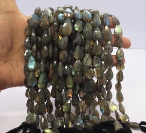 Labradorite naturelle facettée en forme de poire, taille briolette 10x14 mm, perles de labradorite à trou droit, 10 pouces, pour bijoux - Product Image 1