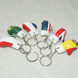 Porte-clés personnalisé en forme de mini-gant de boxe en cuir, porte-clés drapeau en PU/PVC - Product Image 5