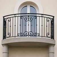 Balustrades de balcon en fer forgé sur mesure, garde-corps métalliques décoratifs aux designs élégants pour villas, maisons de luxe et espaces extérieurs.