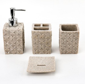 Juego de baño de resina con aspecto de mármol de la mejor calidad, con dispensador de jabón, jabonera, portacepillos de dientes y vaso, disponible para la venta. - Product Image 1