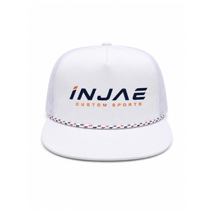 Gorra Trucker Personalizada de 5 Paneles, Perfil Alto, Visera Plana, Parte Delantera de Sarga de Algodón, Parte Trasera de Malla, Cierre a Presión de Plástico, Logotipo Impreso, Gorra con Cuerda - Product Image 1