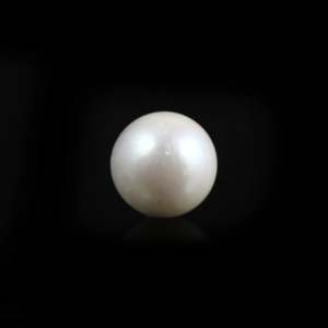 Natural Loose White Freshwater Pearl 10.05 Carat Oval Gemstone for Fine Jewelry - Product Image 1