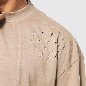 T-shirt Homme Distressed en Gros Usine, Logo Personnalisé, Coton Respirant, Streetwear Décontracté, Écologique, OEM ODM, Léger, Été - Product Image 5