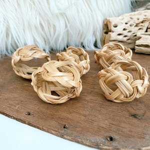 Porta Servilletas Redondo Clásico de Ratán para Servicios de Catering, Ayuda en la Organización Profesional de Mesas en Eventos y Funciones - Product Image 3