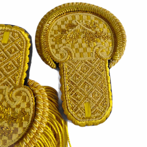 Correas de hombro bordadas a mano con hojas de oro y cordones rojos, sin insignias, para vestido. - Product Image 6