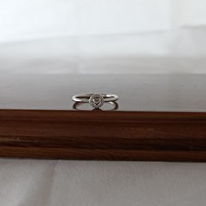 Anillo Solitario con Halo de Circonita Cúbica en Forma de Corazón para Mujer, Romántico, para Boda, Compromiso o Promesa - Product Image 2