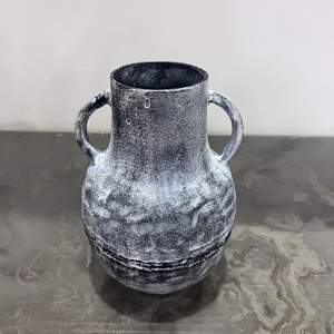 Jarrón de Flores de Aluminio con Acabado Antiguo y Asas, Centro de Mesa Rústico Hecho a Mano para Decoración de Bodas y Hogar - Product Image 2