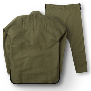 Kimono de BJJ para Hombre TITAN TREAD WEAR, Verde Oliva, 100% Algodón, 380g, Ligero, Duradero, Corte Regular, Gi de Judo para Adultos, Artes Marciales - Product Image 2