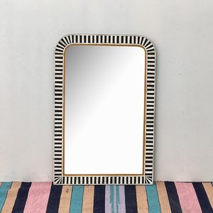 Miroir mural de luxe artisanal en os incrusté, design couronne noir et blanc pour la décoration intérieure moderne de Belladec - Product Image 6