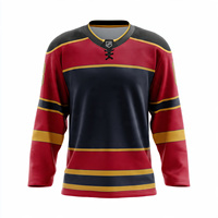 Jersey Hoki Es Pria Kustom Musim Panas Putih Biru Merah Bergaris Lengan Pendek V-Neck Bernapas Menyerap Keringat Sublimasi Kustom