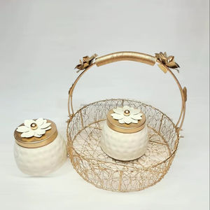 Plateaux en métal pichwai avec panier à jarres et emballage cadeau - Product Image 1