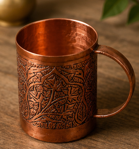 Mug en cuivre gravé à la main avec motif floral, style luxueux, écologique, vaisselle pour la maison, couleur et logo personnalisables, cuivre poli brillant - Product Image 6