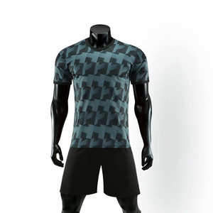 Maillot de football unisexe noir uni à manches courtes, col en V, en polyester léger anti-humidité, personnalisable, pour tous les sports - Product Image 6