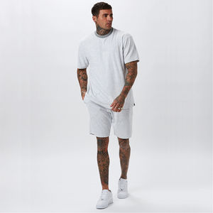 Ensembles streetwear décontractés d'été pour hommes en tissu éponge respirant et à séchage rapide, t-shirt à manches courtes et short de couleur unie, vente en gros - Product Image 4