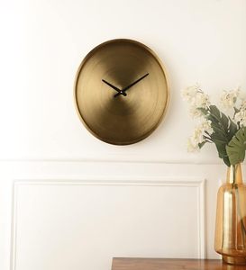 Horloge de bureau minimaliste en laiton, mouvement à quartz rétroéclairé circulaire, finition dorée, horloge décorative - Product Image 1