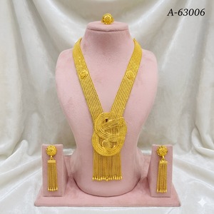 ชุดโซ่ชุบทอง24k ประดับด้วยเพทายลายนกยูงขนนกสไตล์อินเดีย - Product Image 5