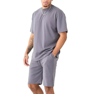 Ensemble classique col rond en coton respirant : T-shirt et short pour homme – Confort estival, idéal pour la plage - Product Image 2