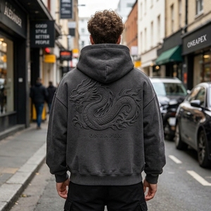 Sudadera con Capucha Oversize para Hombre, Gris Oscuro, con Gráficos en Relieve, Estilo Urbano, de Algodón y Felpa, Venta al por Mayor - Product Image 2