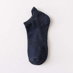 Chaussettes courtes en coton respirant pour hommes, chaussettes de sport de différentes couleurs pour hommes au Pakistan, haute qualité - Product Image 5